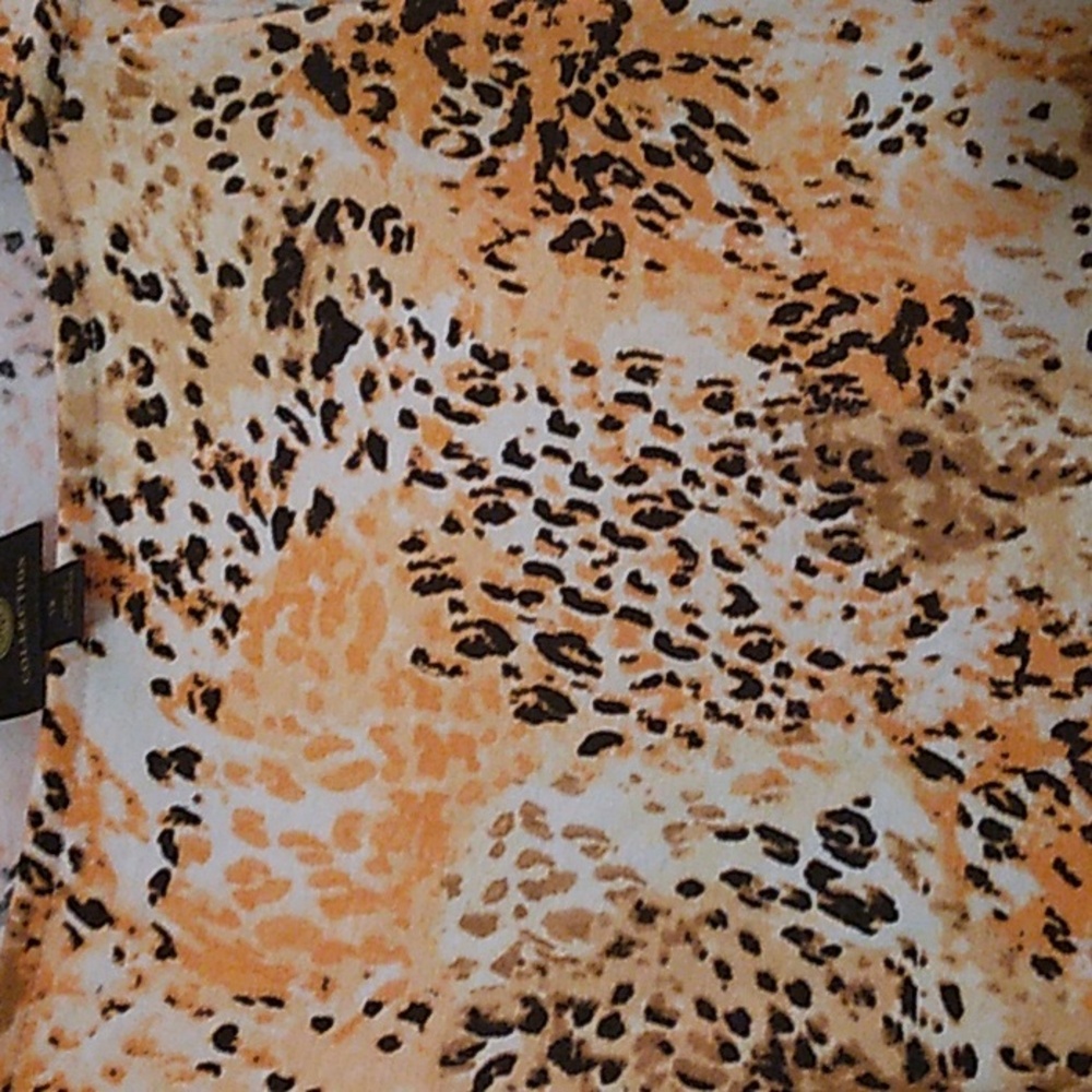Cold Shoulder Top - Picture 3 of 4